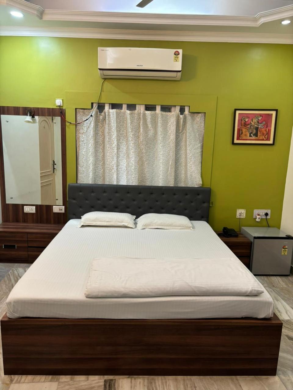 Om Sai Villa Guesthouse Kolkata Ngoại thất bức ảnh