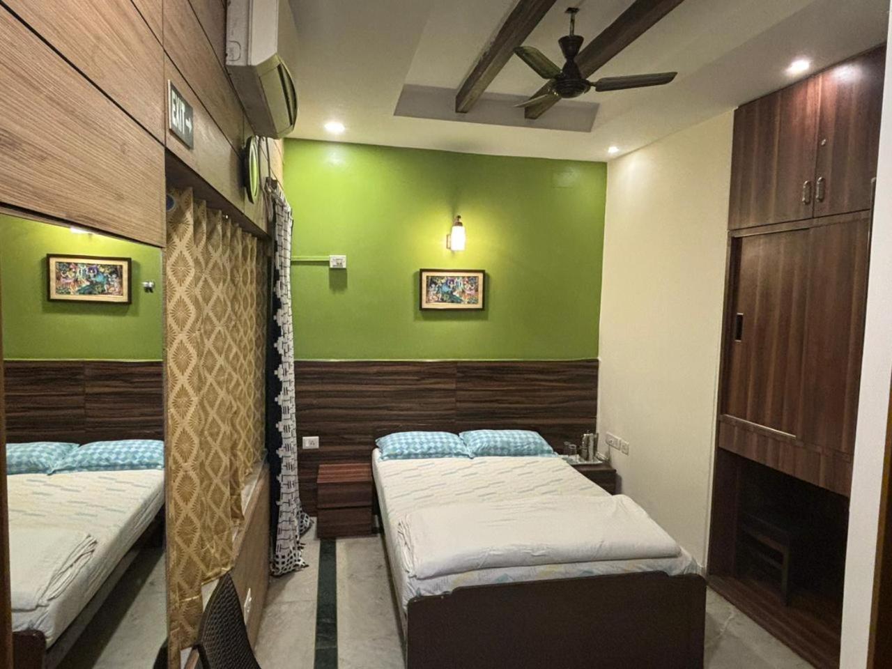 Om Sai Villa Guesthouse Kolkata Ngoại thất bức ảnh