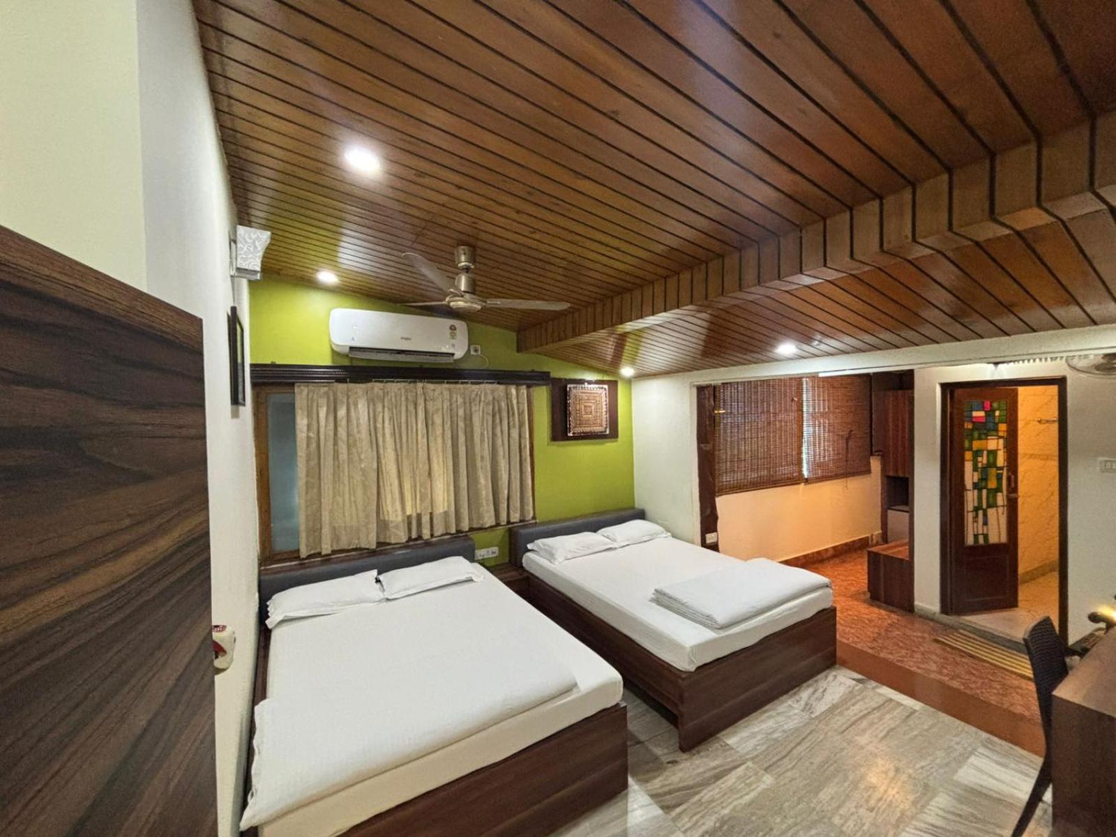 Om Sai Villa Guesthouse Kolkata Ngoại thất bức ảnh