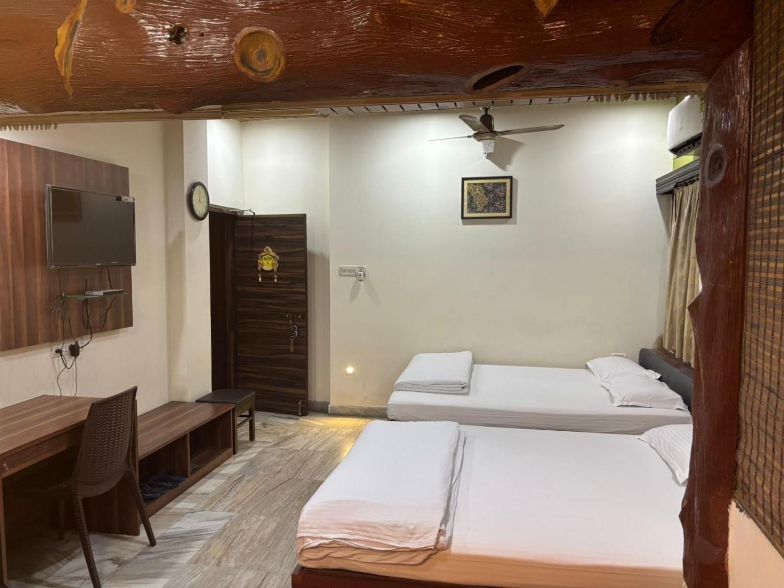 Om Sai Villa Guesthouse Kolkata Ngoại thất bức ảnh