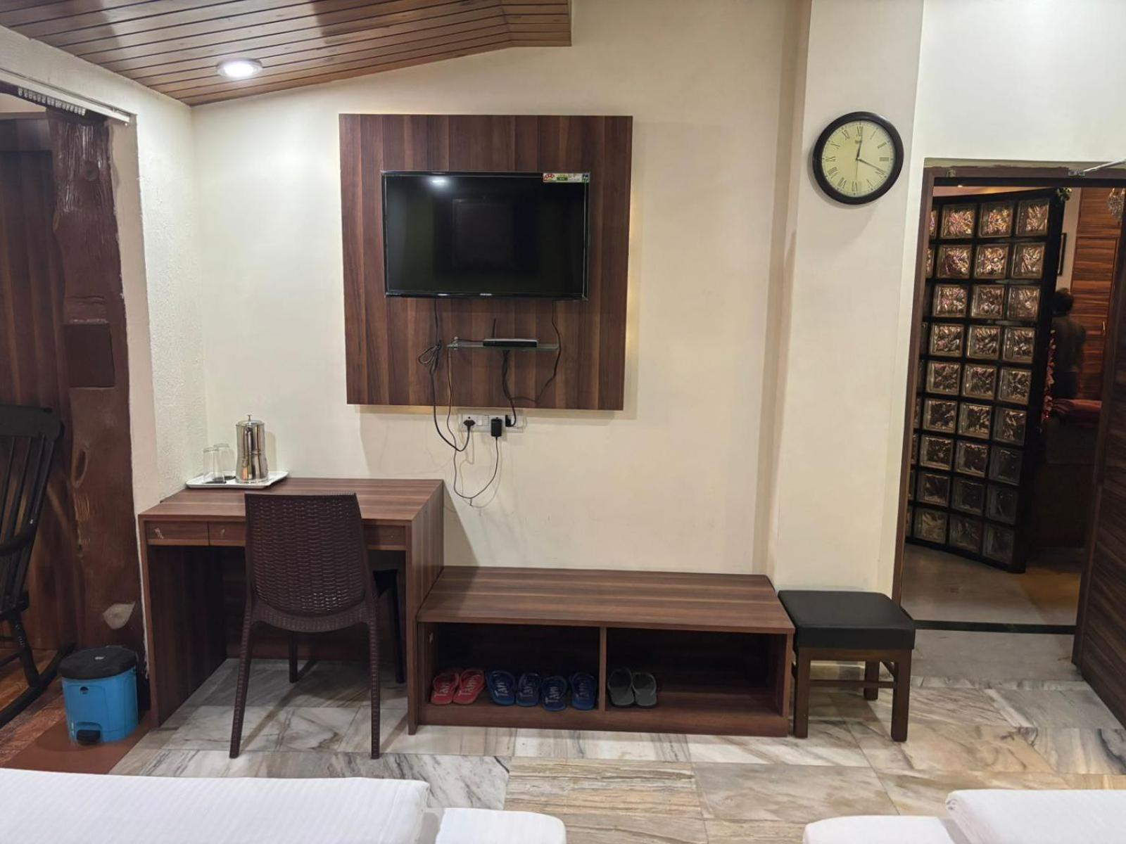 Om Sai Villa Guesthouse Kolkata Ngoại thất bức ảnh