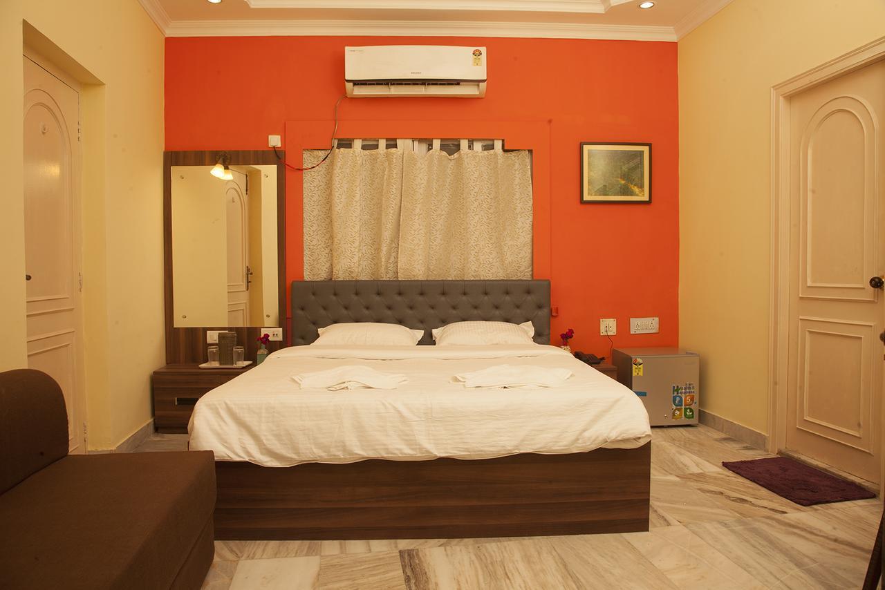 Om Sai Villa Guesthouse Kolkata Ngoại thất bức ảnh