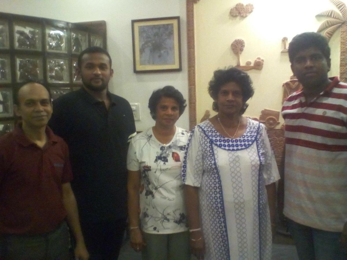 Om Sai Villa Guesthouse Kolkata Ngoại thất bức ảnh