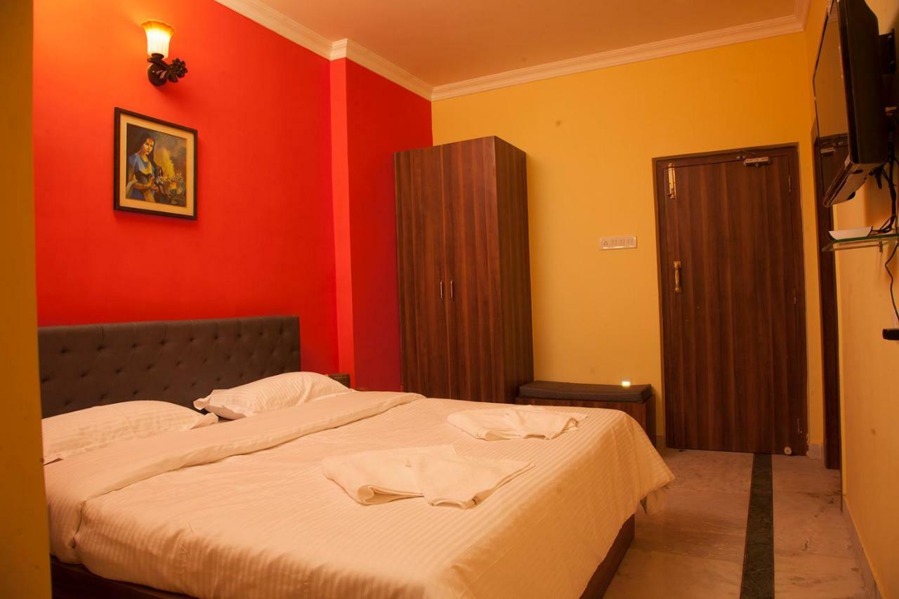 Om Sai Villa Guesthouse Kolkata Ngoại thất bức ảnh